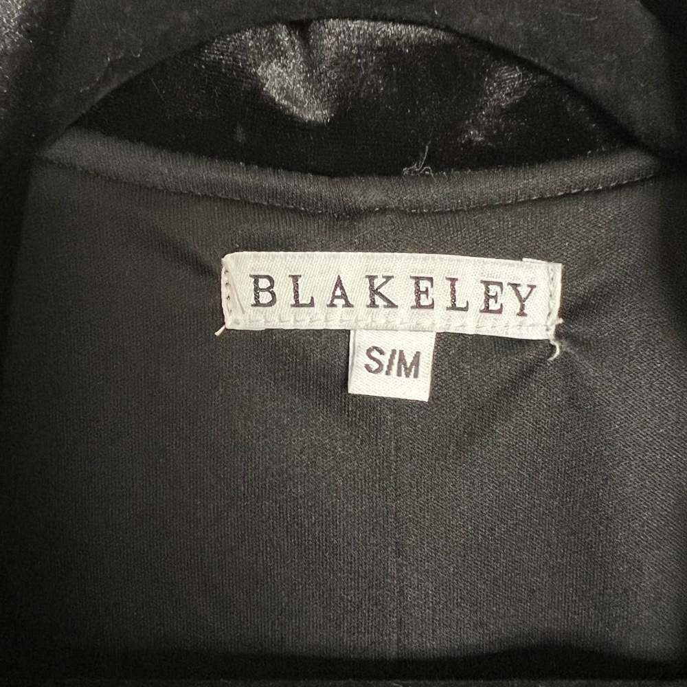 Blakeley Velvet Blazer - Picture 2 of 3